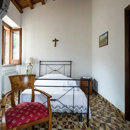 펜션 Elegant Holiday In San Fratello With Private Pool *