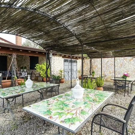 Elegant Holiday In San Fratello With Private Pool 펜션 *