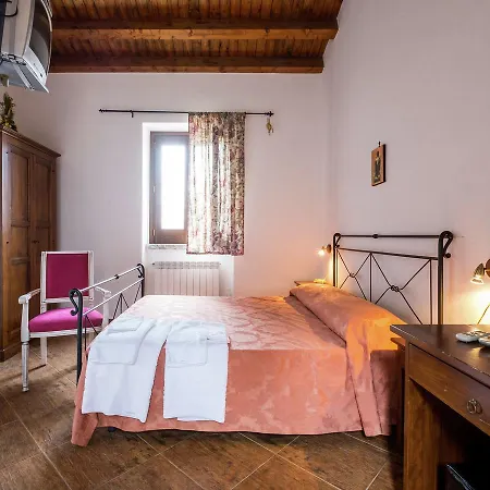 펜션 Elegant Holiday In San Fratello With Private Pool